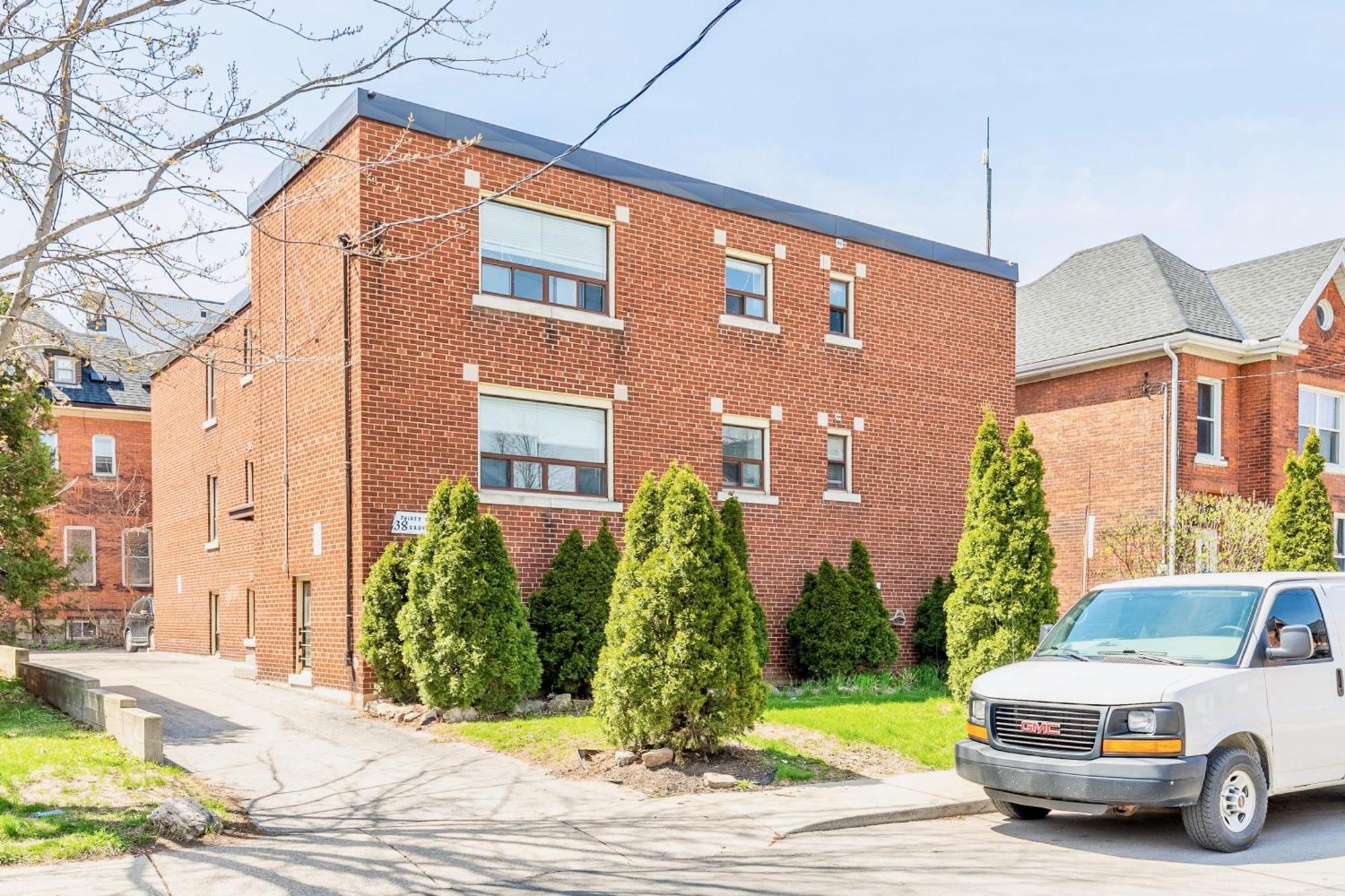 Modern Apartment In Corktown Hamilton Sleeps 4 Exterior photo
